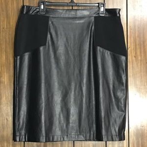 Chico’s Size 2.5 (14) Skirt